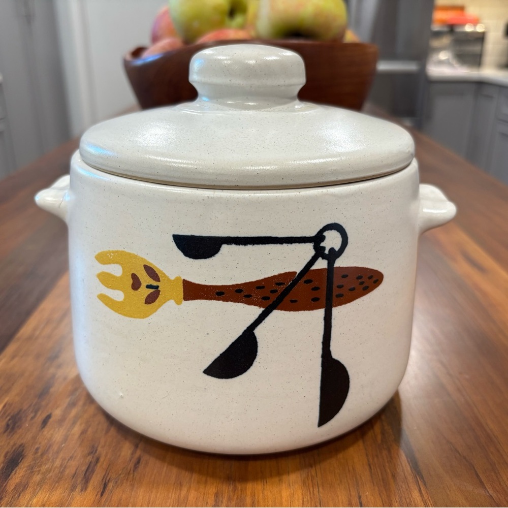 MCM 60’s Vintage Baked Bean Pot Set with 2 bean bowls- Westbend USA